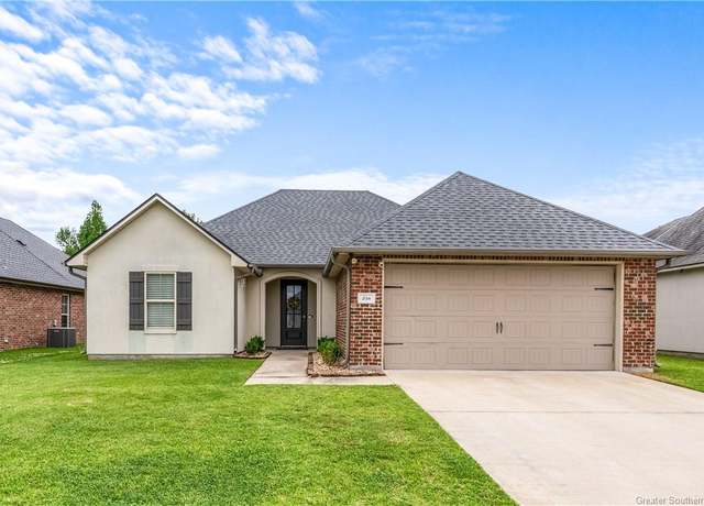 Property at 216 Pipers Lane Lane, Sulphur, LA 70665, 3 beds, 2 baths