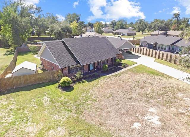 Property at 925 Lilliput Lane Lane, Sulphur, LA 70663, 4 beds, 3.5 baths