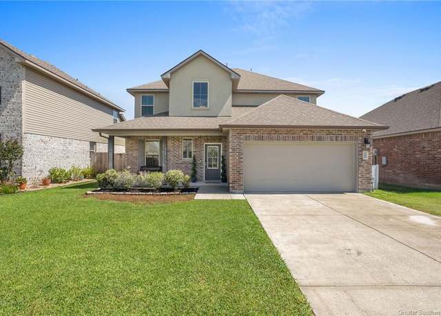 Property at 308 Oak Hampton Drive Drive, Sulphur, LA 70665, 5 beds, 2.5 baths