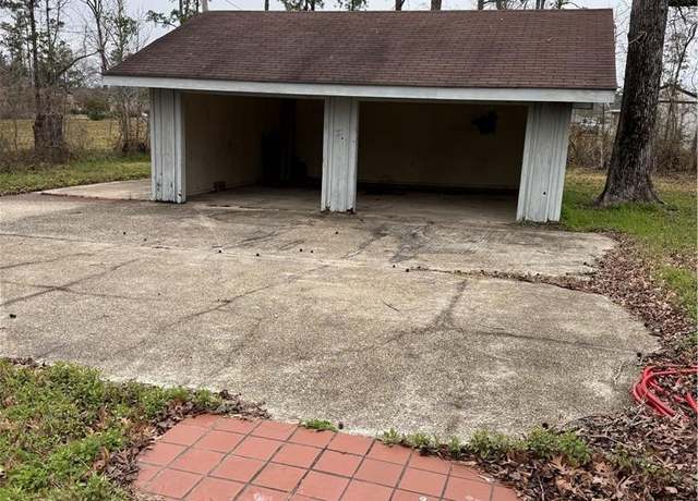 Property at 800 W 4th Street Street, Dequincy, LA 70633, 3 beds, 3 baths