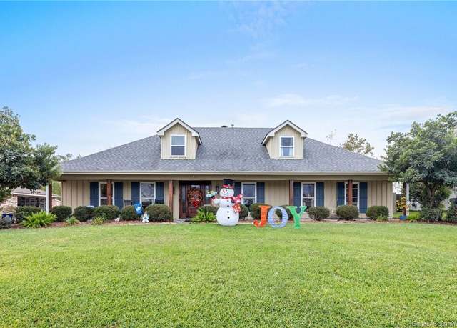 Property at 1503 S Chateau Circle Circle, Lake Charles, LA 70605, 4 beds, 3 baths