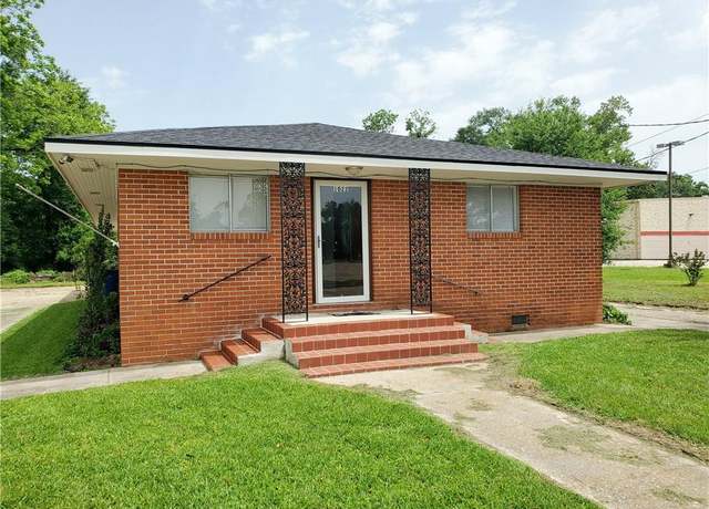 Property at 1022 W 1st Street Street, Deridder, LA 70634, 3 beds, 2 baths