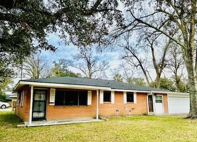 Property at 2002 13th Street Street, Lake Charles, LA 70601, 3 beds, 2 baths
