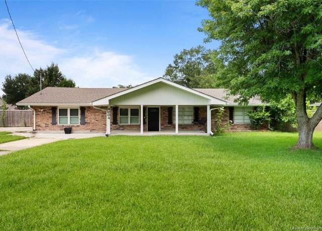 Property at 4004 Evergreen Street Street, Lake Charles, LA 70605, 3 beds, 2 baths