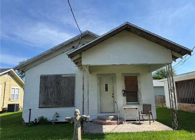 Property at 218 W 11th Street Street, Lake Charles, LA 70601, 2 beds, 1 bath