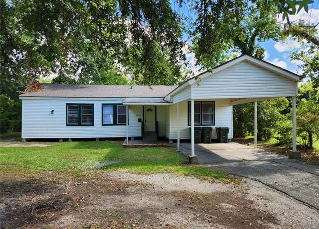 Property at 1913 8th Street Street, Lake Charles, LA 70601, 3 beds, 2 baths