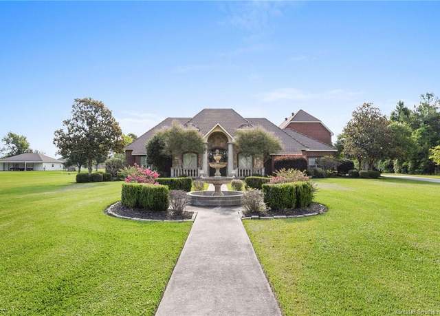 Property at 2710 Christy Drive Drive, Lake Charles, LA 70611, 3 beds, 2.5 baths