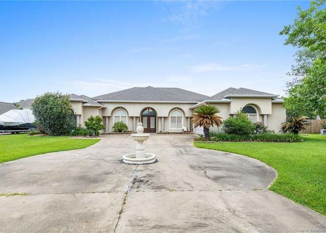 Property at 4941 Westridge Drive Drive E, Lake Charles, LA 70605, 4 beds, 3 baths
