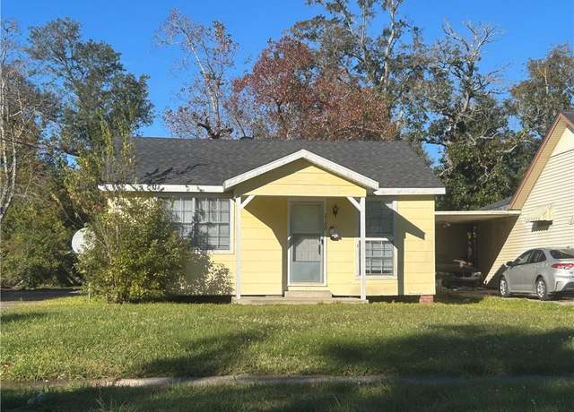 Property at 2109 5th Street Street, Lake Charles, LA 70601, 2 beds, 1 bath