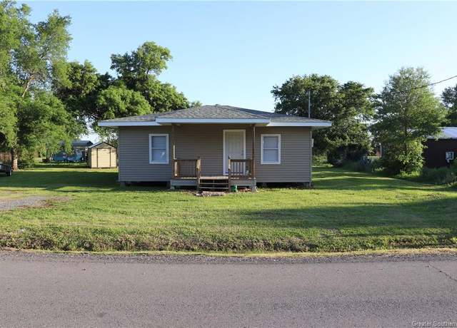 Property at 642 Ruth Road Road, Sulphur, LA 70665, 2 beds, 2 baths