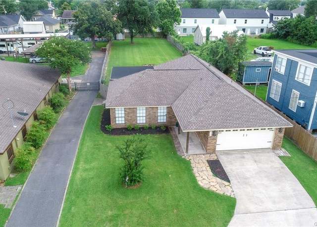 Property at 628 Iris Street Street, Lake Charles, LA 70601, 2 beds, 2 baths
