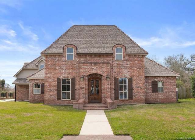 Property at 1301 Saint Louie Drive Drive, Lake Charles, LA 70605, 4 beds, 3 baths