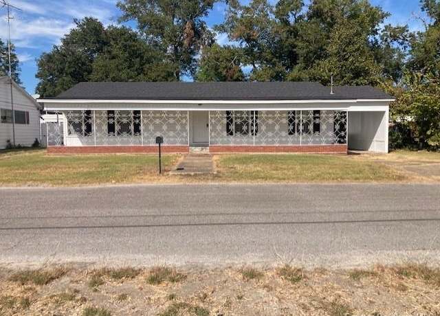 Property at 284 E Roddam Street Street, Sulphur, LA 70663, 2 beds, 1 bath