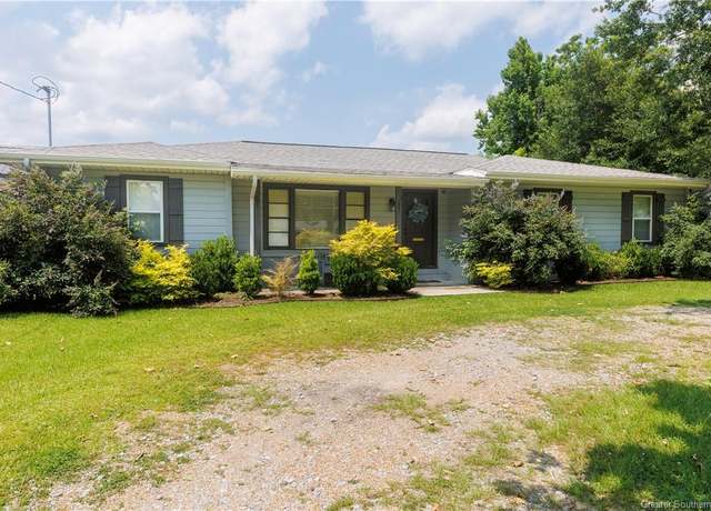 Property at 506 W Sale Road Road, Lake Charles, LA 70605, 4 beds, 2 baths