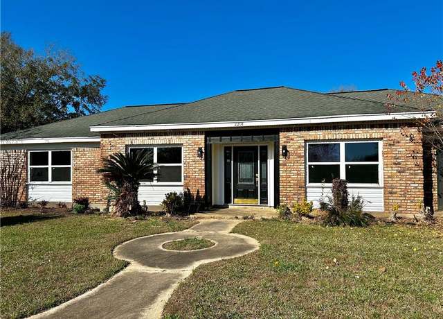 Property at 2201 Woodlawn Street Street, Deridder, LA 70634, 3 beds, 2 baths