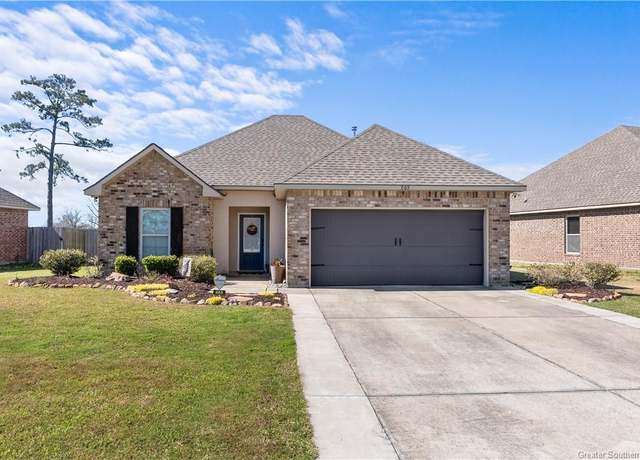 Property at 865 Desoto Street Street, Lake Charles, LA 70607, 3 beds, 2 baths