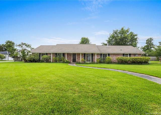 Property at 919 Akron Street Street, Lake Charles, LA 70605, 3 beds, 2 baths