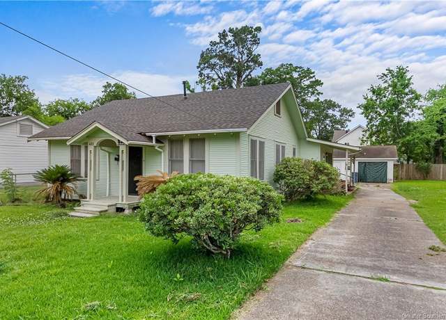 Property at 423 E 1st Street Street, Jennings, LA 70546, 3 beds, 2 baths