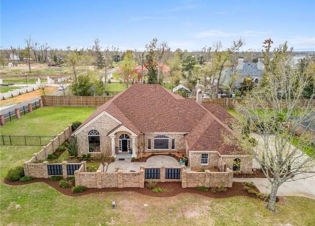 Property at 4000 Locke Lane Lane #1, Lake Charles, LA 70605, 4 beds, 3.5 baths