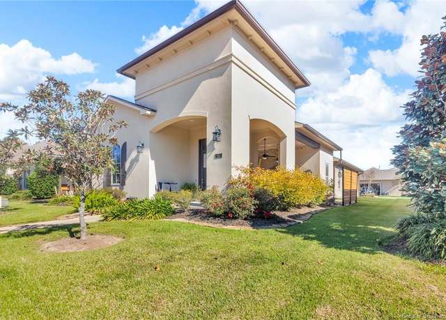 Property at 5813 Crape Court Court, Lake Charles, LA 70605, 3 beds, 2 baths