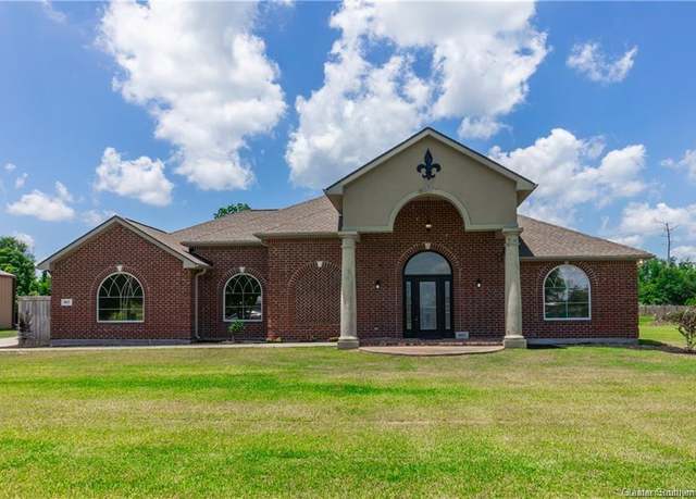 Property at 917 Trina Lane Lane, Sulphur, LA 70663, 4 beds, 3.5 baths