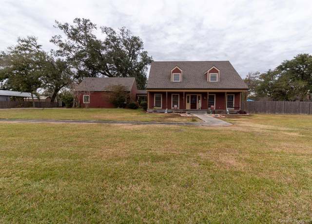Property at 1617 Walker Road Road, Sulphur, LA 70665, 3 beds, 3.5 baths