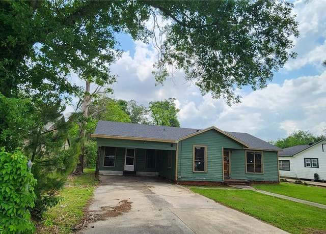 Property at 1209 Summit Street Street, Lake Charles, LA 70615, 2 beds, 2 baths
