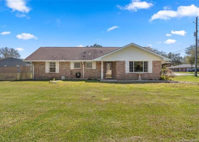 Property at 5809 Kingsbury Drive Drive, Lake Charles, LA 70607, 3 beds, 2.5 baths