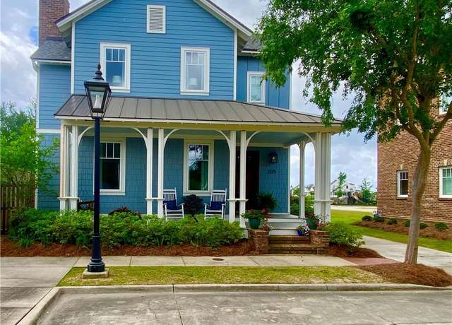 Property at 1375 William Street Street, Lake Charles, LA 70601, 3 beds, 2.5 baths