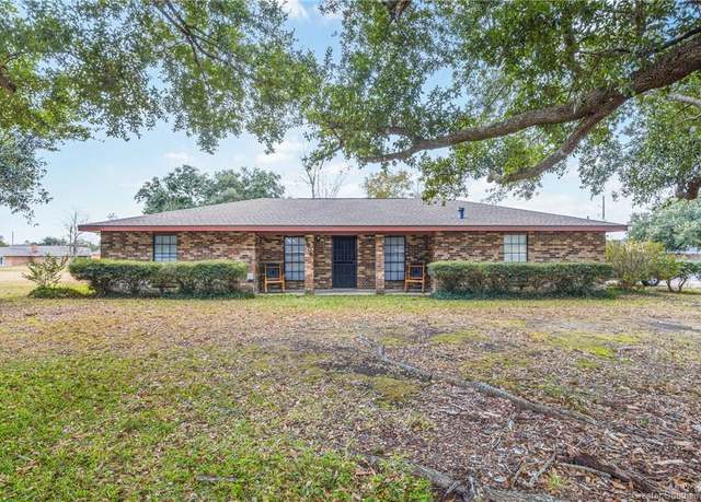 Property at 2806 Waldon Drive Drive, Lake Charles, LA 70607, 3 beds, 2.5 baths