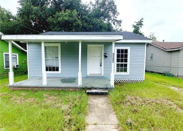 Property at 2028 4th Street Street, Lake Charles, LA 70601, 3 beds, 1.5 baths
