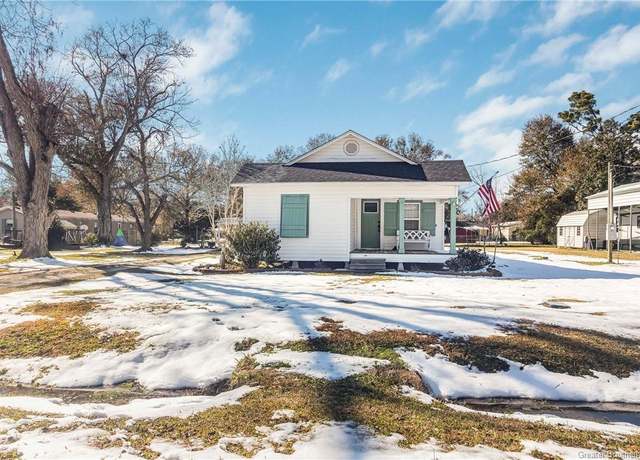 Property at 310 S Philbrick Avenue Avenue, Iowa, LA 70647, 3 beds, 2 baths