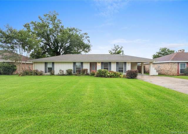 Property at 1436 S Greenfield Circle Circle, Lake Charles, LA 70605, 3 beds, 2 baths