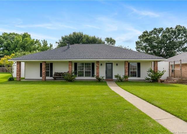 Property at 5805 Dundee Street Street, Lake Charles, LA 70605, 3 beds, 2 baths