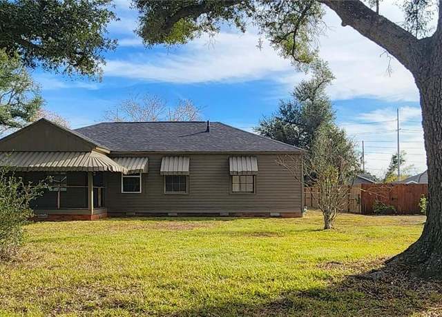 Property at 3707 Yale Street Street, Lake Charles, LA 70607, 3 beds, 1 bath