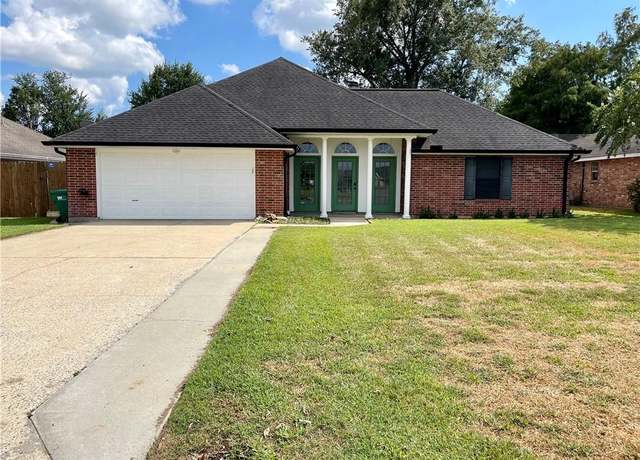 Property at 1001 Aberdeen Drive Drive, Lake Charles, LA 70605, 3 beds, 2 baths