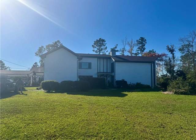 Property at 141 W Park Manor Drive Drive, Moss Bluff, LA 70611, 5 beds, 4.5 baths