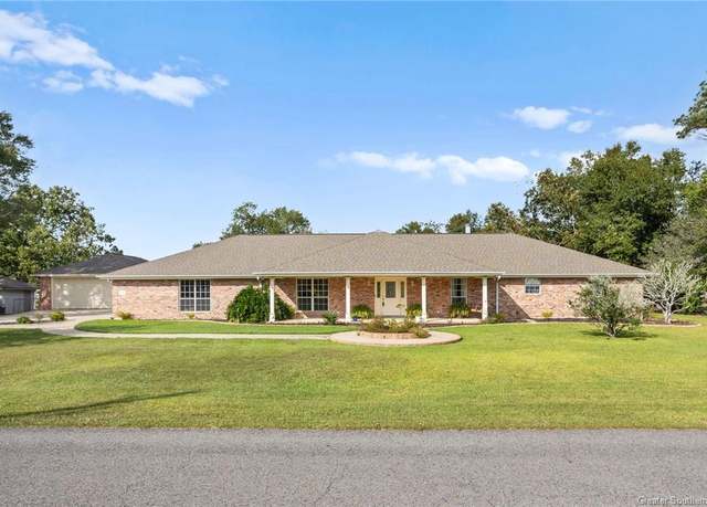 Property at 926 N Tamela Drive Drive, Lake Charles, LA 70605, 3 beds, 2.5 baths