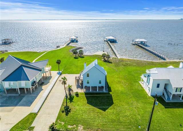 Property at 105 Seagull Lane Lane, Lake Charles, LA 70607, 3 beds, 2.5 baths