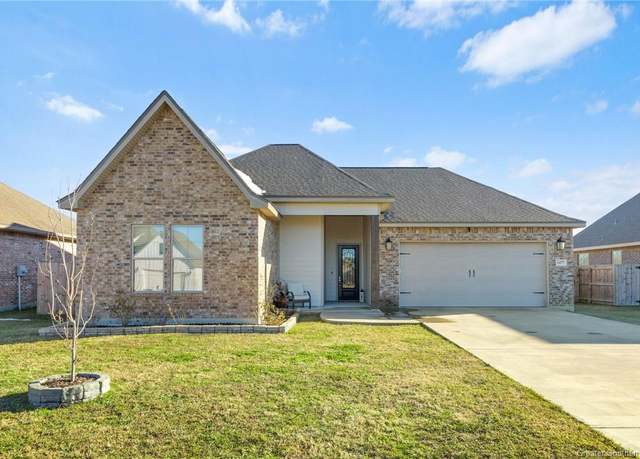 Property at 1477 Cameron Court Court, Lake Charles, LA 70611, 4 beds, 2 baths