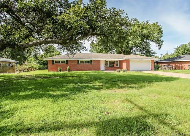Property at 608 Contour Street Street, Lake Charles, LA 70605, 3 beds, 2 baths