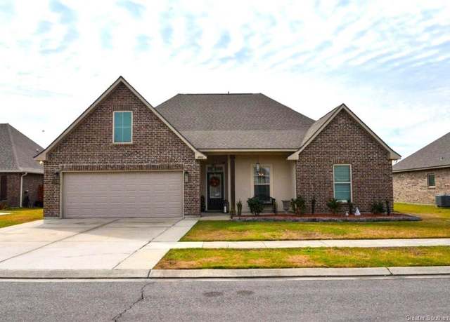 Property at 3222 Finwood Drive Drive, Lake Charles, LA 70607, 4 beds, 2 baths