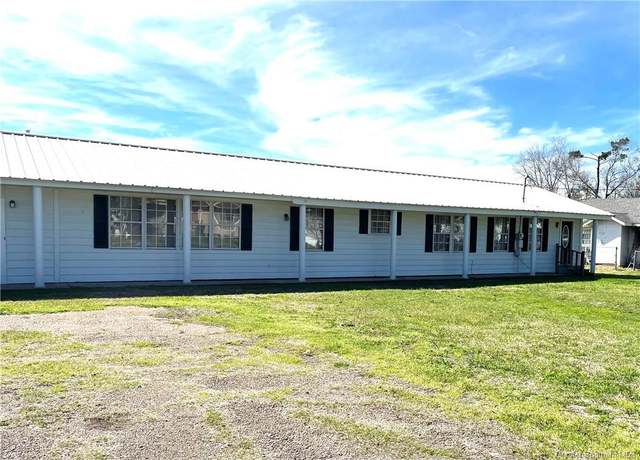 Property at 1031 W Verdine Street Street, Sulphur, LA 70663, 4 beds, 3 baths