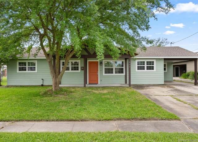 Property at 407 Julius Street Street, Lake Charles, LA 70605, 4 beds, 3 baths