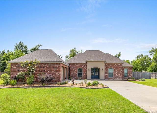 Property at 633 N Jovita Road Road, Lake Charles, LA 70611, 4 beds, 2 baths