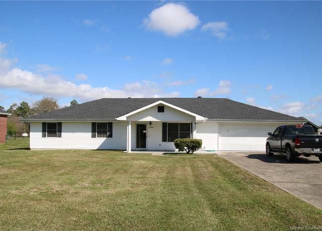 Property at 1240 Pine Hill Street Street, Lake Charles, LA 70605, 3 beds, 2.5 baths