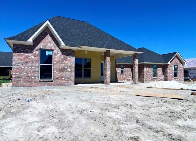 Property at 1102 Mary Diane Mccall Drive Drive, Lake Charles, LA 70605, 4 beds, 2 baths