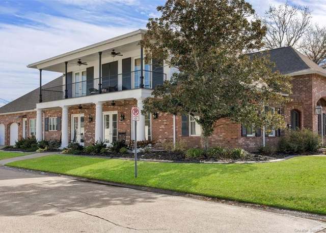 Property at 1505 Bellvue Street Street, Lake Charles, LA 70601, 5 beds, 4.5 baths
