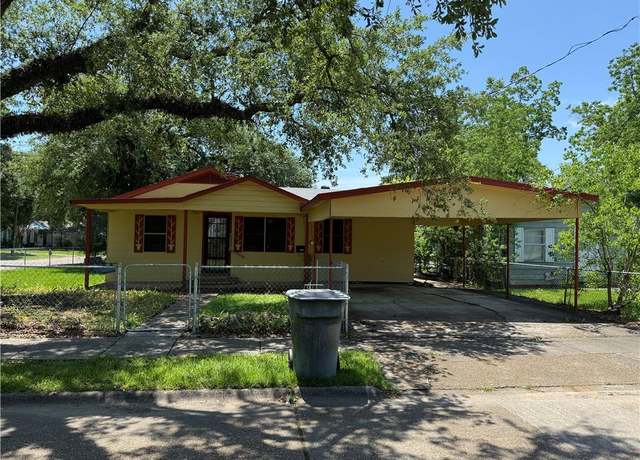 Property at 1032 Fall Street Street, Lake Charles, LA 70601, 3 beds, 2 baths