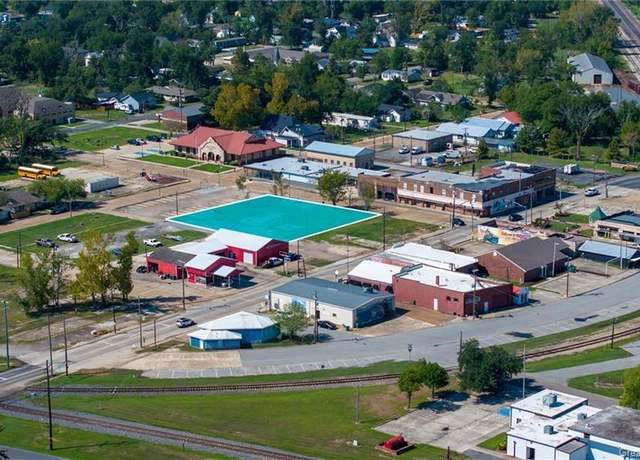 Property at 110 N Pine Street Street, Dequincy, LA 70633